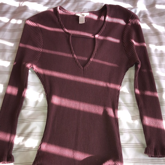 Long sleeve body suite w/ low cut v-neck - Picture 1 of 1